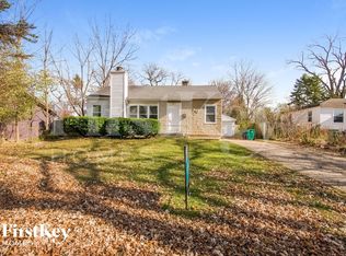 311 S Finley Rd, Lombard, IL 60148