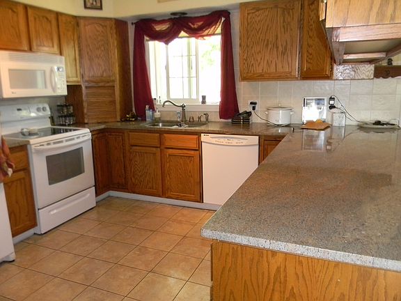 3rd image of 5547 Cottonwood Dr S