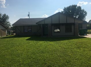 605 Debus Dr, Taylor, TX 76574