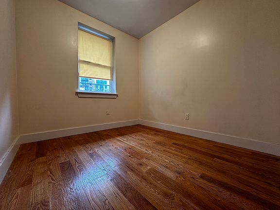 3rd image of 105 Troutman St APT 1B