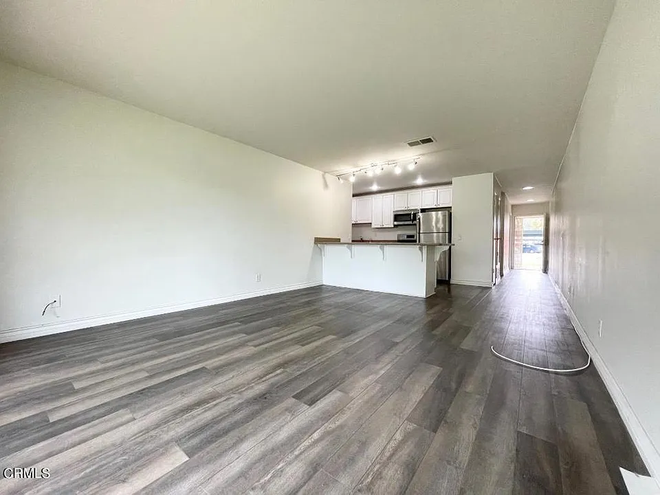 669 Reef Cir