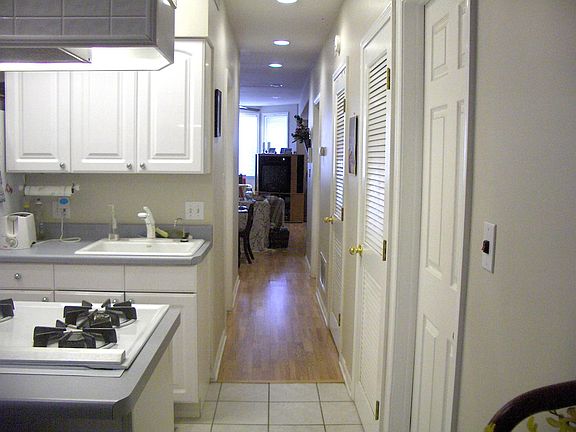 5th image of 1422 W Belmont Ave APT 1