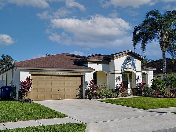 2nd image of 624 Woods Landing Dr