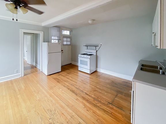 2nd image of 5038 1/2 N Wolcott Ave #3