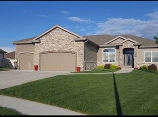 2249 Hearthstone Cir SW, Altoona, IA 50009