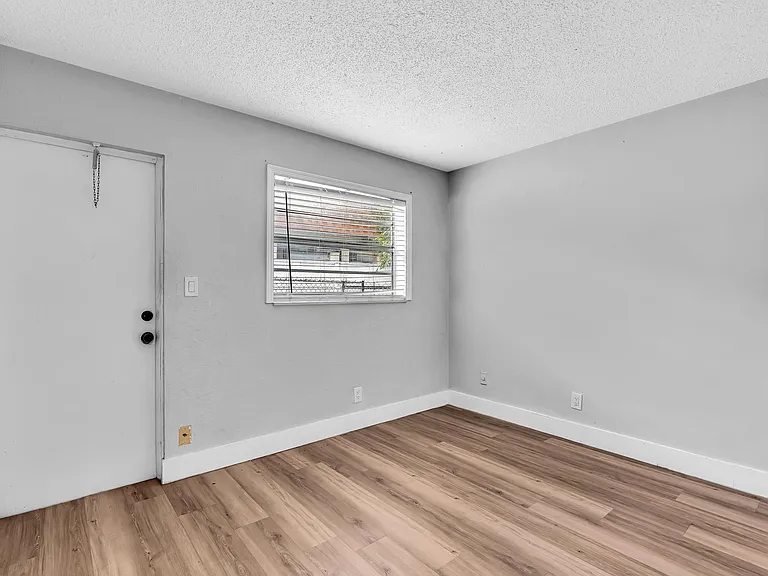 232 SE 9th Ave #2 — Photo 20