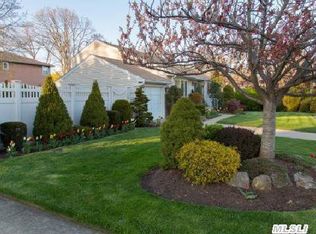 2501 Clinton St, Bellmore, NY 11710