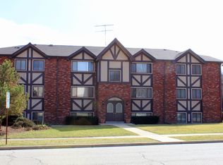 319 Dunning Ave APT 1A, Dundee, IL 60118