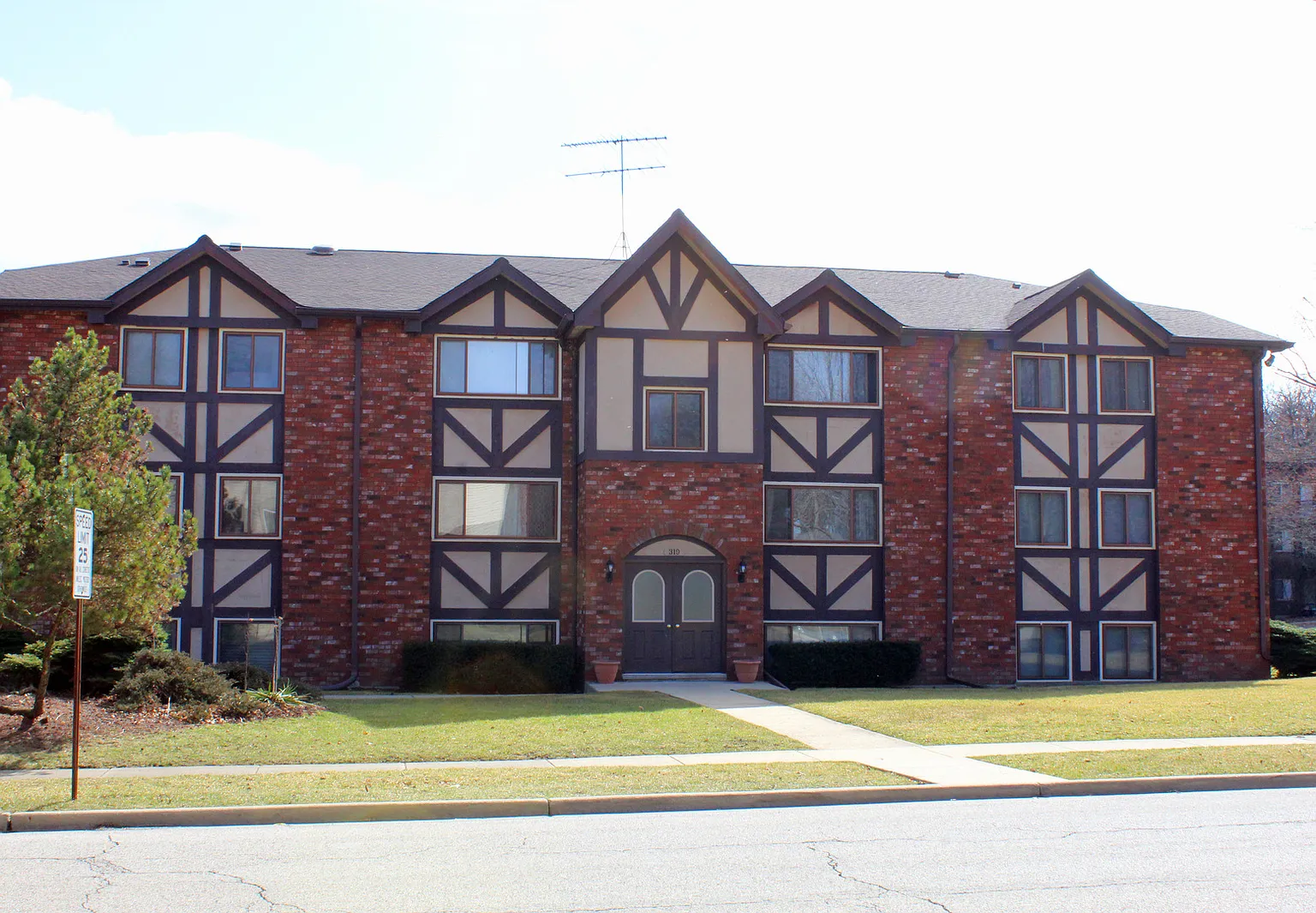 319 Dunning Ave APT 1A photo 1