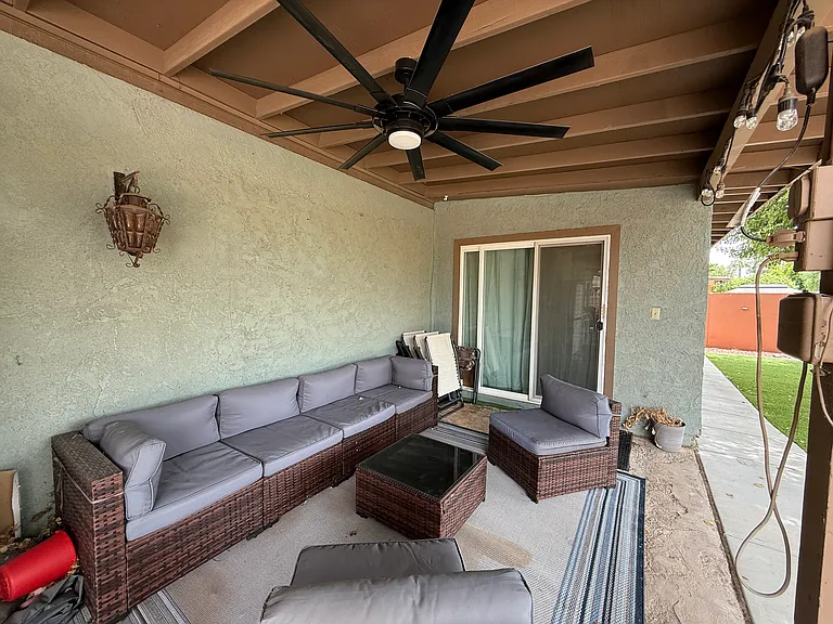 1120 S Hereford Ave — Photo 39