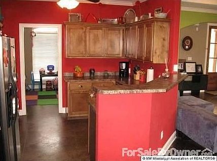Kitchen
						:
						Family room is now a lovely neutral color! NO LONGER green (see other pic)