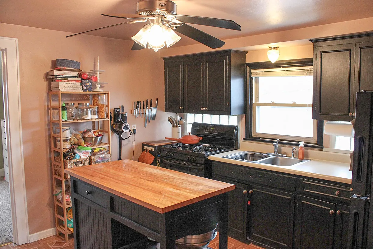 Kitchen - 2257 S 72nd St
