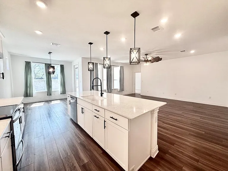 125 Slenderleaf Dr — Photo 5
