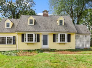 56 Summit Rd, Riverside, CT 06878