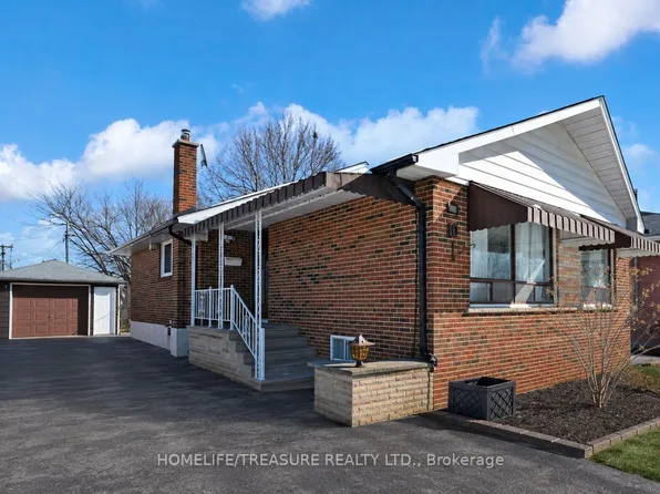 19 Brampton Rd, Toronto, ON M9R 3J3