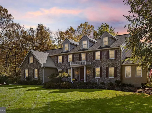 2 Bayberry Cir, Ambler, PA 19002