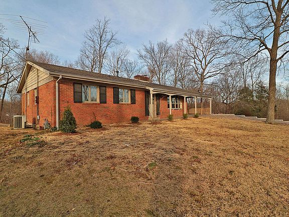 3rd image of 1211 Gloria Dr