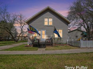 6488 3rd St, Holton, MI 49425