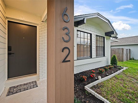 3rd image of 632 TUSKAWILLA POINT LANE