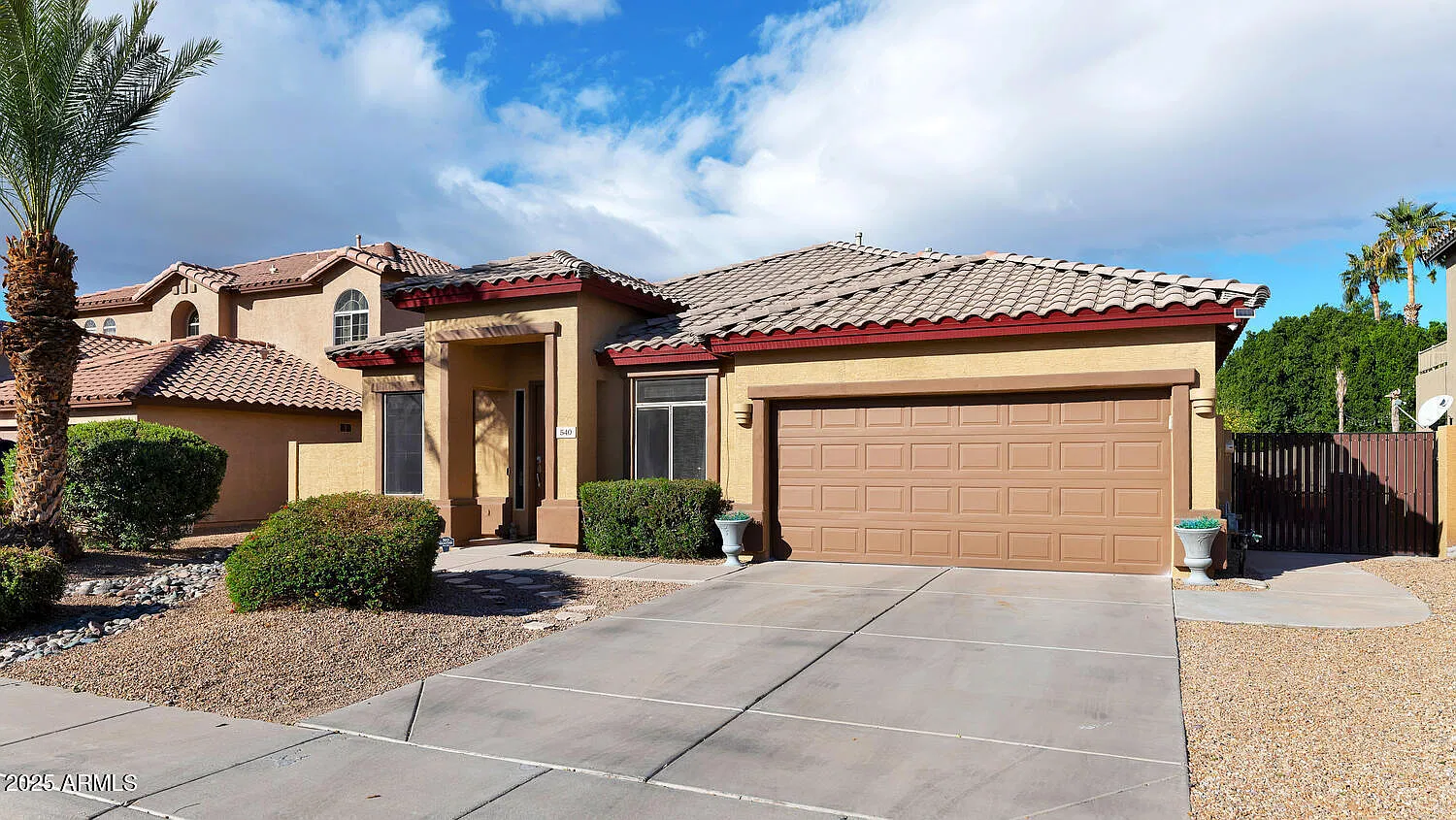 3 bed, 2.0 bath, 2365 sqft, $3,950 — Photo 2