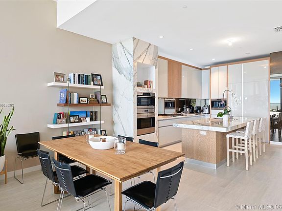 4th image of 2821 S Bayshore Dr Unit 9C