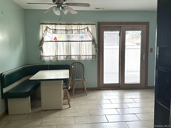 3rd image of 10 Sunhollow Court