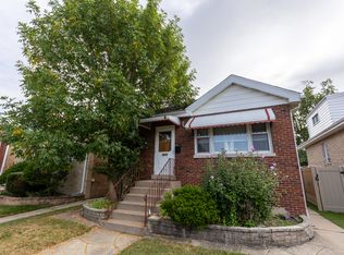 2433 S Keystone Ave, Riverside, IL 60546