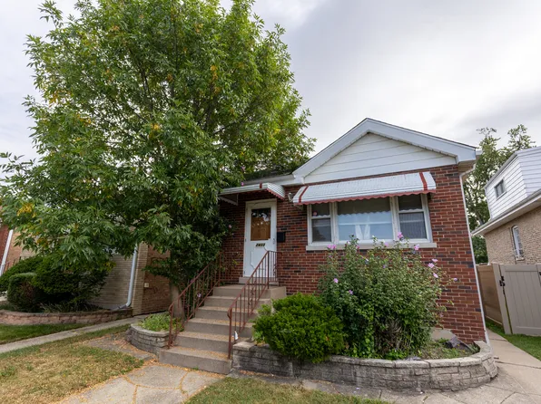 2433 S Keystone Ave, Riverside, IL 60546