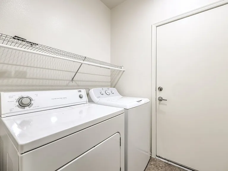 2103 Sawtooth Mountain Dr — Photo 22