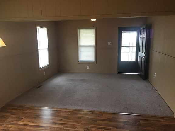5th image of 2731 Winburn Ave