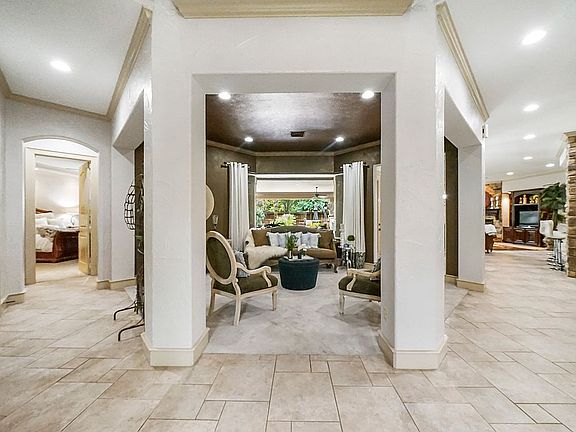 3rd image of 13807 Medina Lake Ct