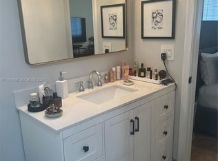 8221 NW 14th St, Plantation, FL 33322