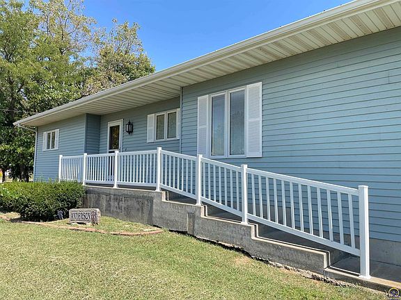 2nd image of 6920 Shawnee Cir