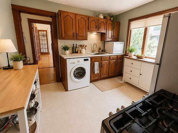2nd image of 39 Pinkham Rd #1