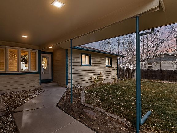 2nd image of 916 Cherry St