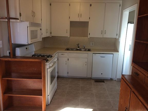5th image of 721 E Steed Dr