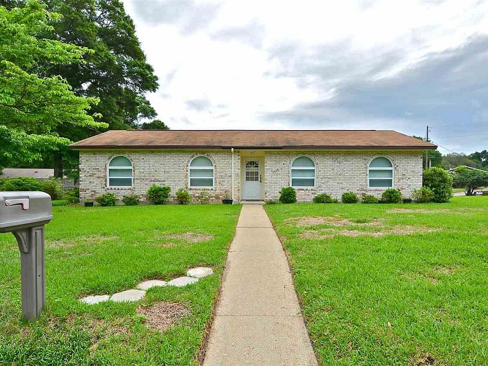 1st image of 3660 McLean Ave