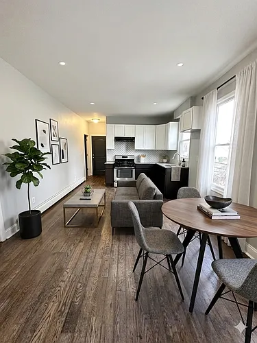 8 William St Photo 1