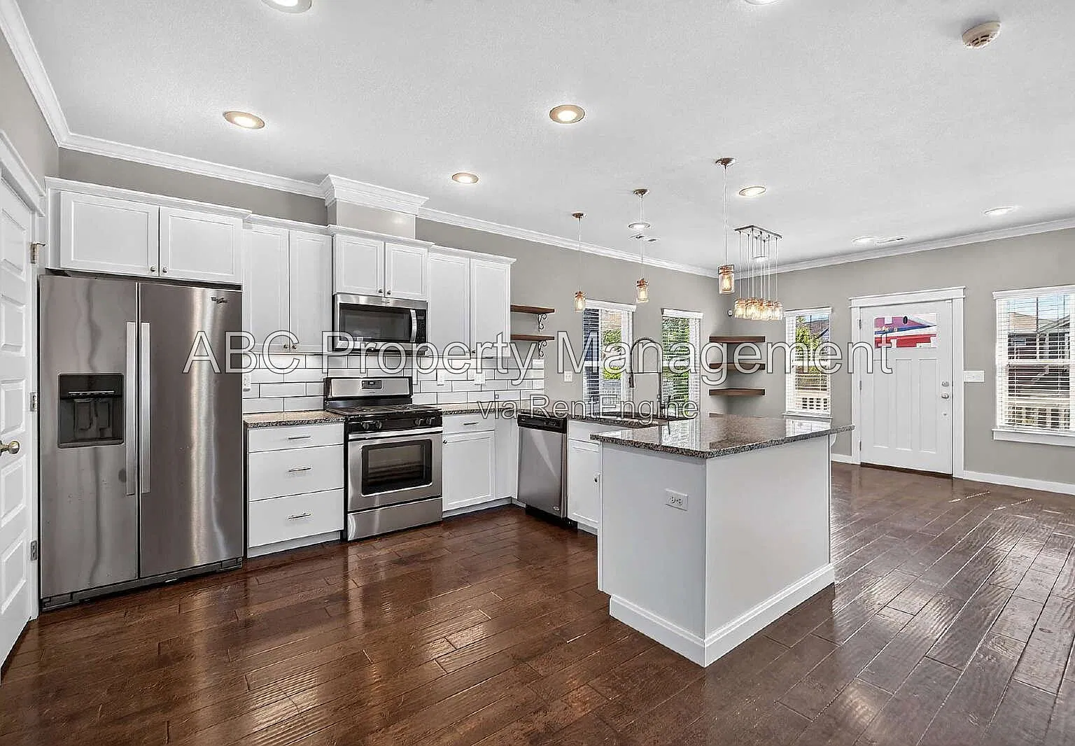 4 bed, 3.0 bath, 2191 sqft, $2,300 — Photo 2