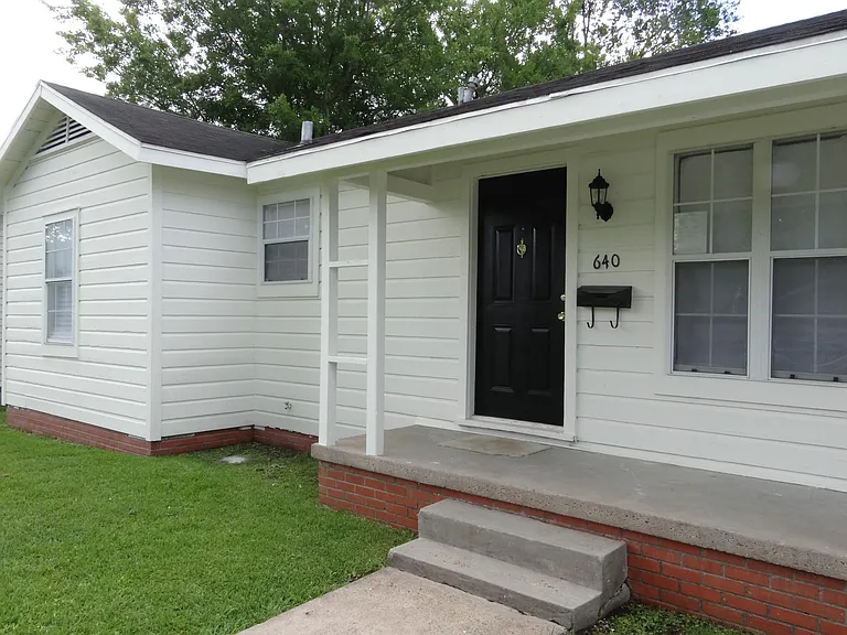 640 Oregon Ave — Photo 3