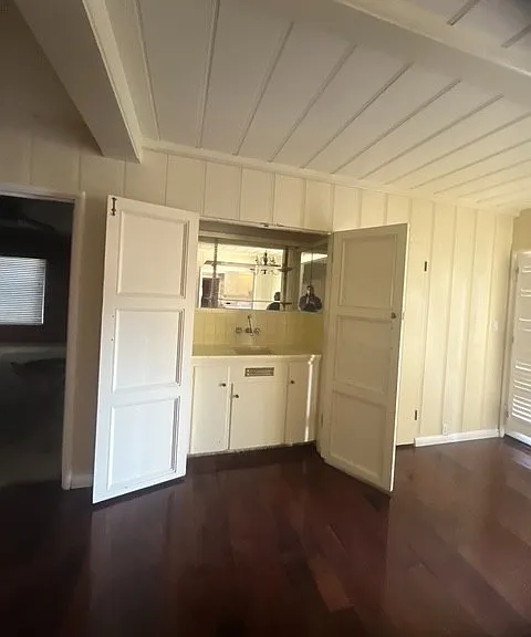 1702 Whitley Ave — Photo 24