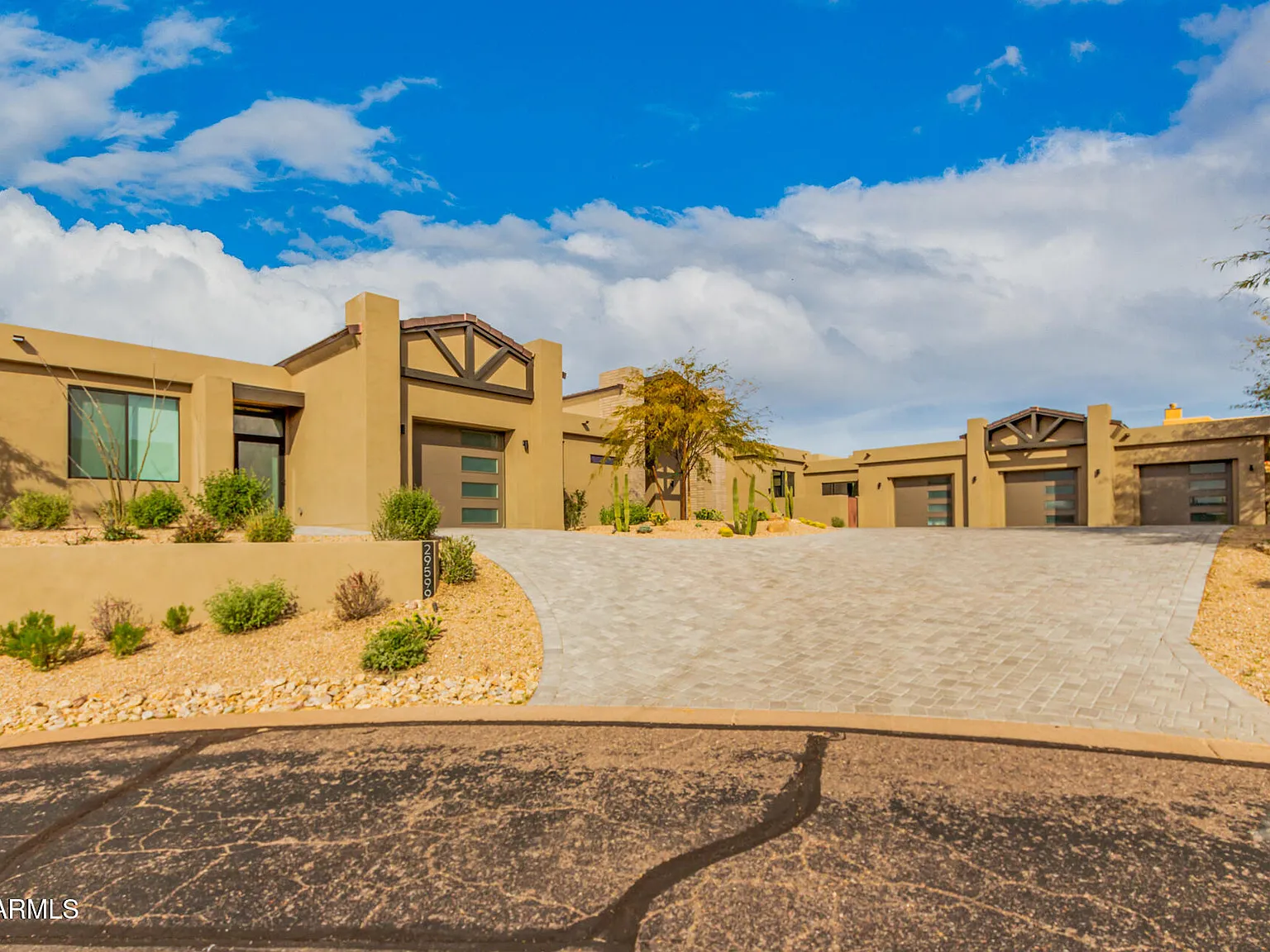6 bed, 6.5 bath, 9679 sqft, $22,500 — Photo 3
