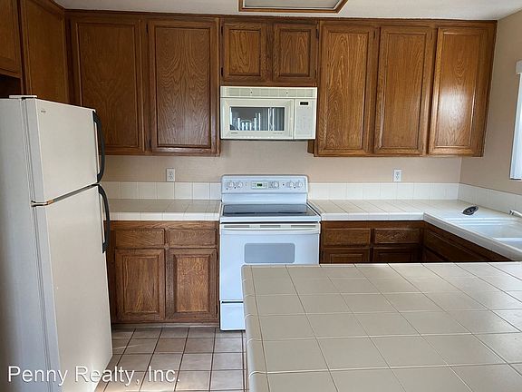 3rd image of 3664 Clairemont Dr Unit 3A