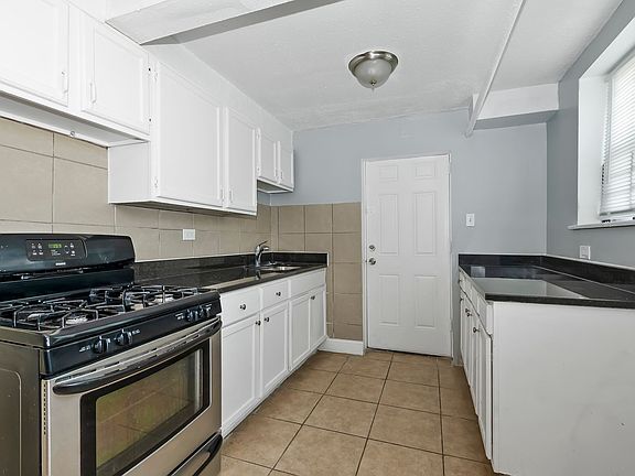 5th image of 8055-8059 S Merrill Ave #2136