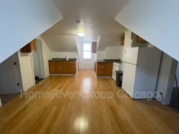 2nd image of 354 N Ottawa St APT 3