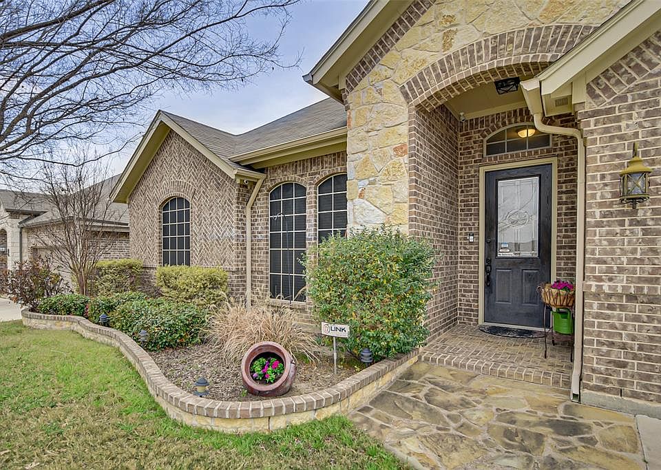 1st image of 749 Peach Ln