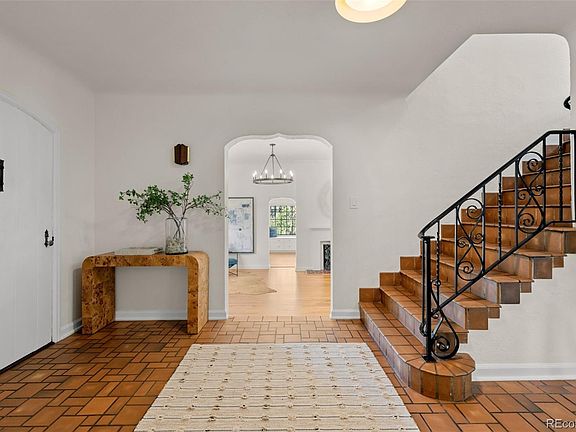 5th image of 180 Dahlia Street