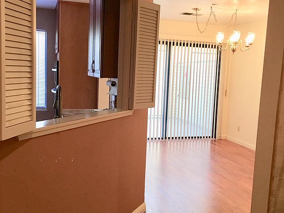 5th image of 983 La Mesa Ter Unit D