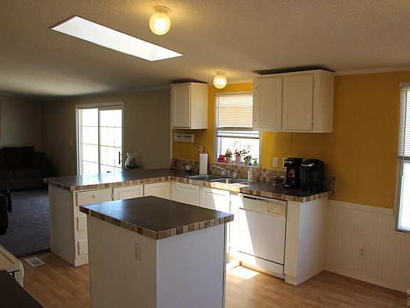 5th image of 3225 36th Ln
