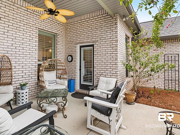 3rd image of 912 Dalton Cir